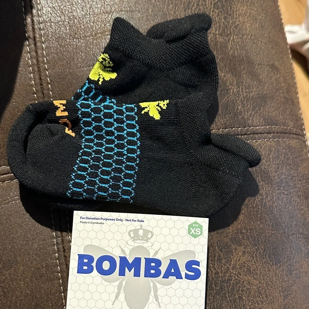 6 pairs of Bombas Women's No-Show Socks Black with Blue and Orange Accents